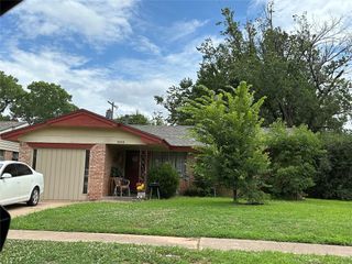 3040 Overland Drive, Del City, OK 73115