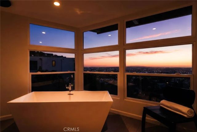 8448 Franklin, West Hollywood, CA 90069