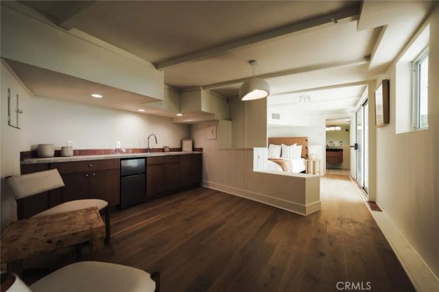 8448 Franklin, West Hollywood, CA 90069