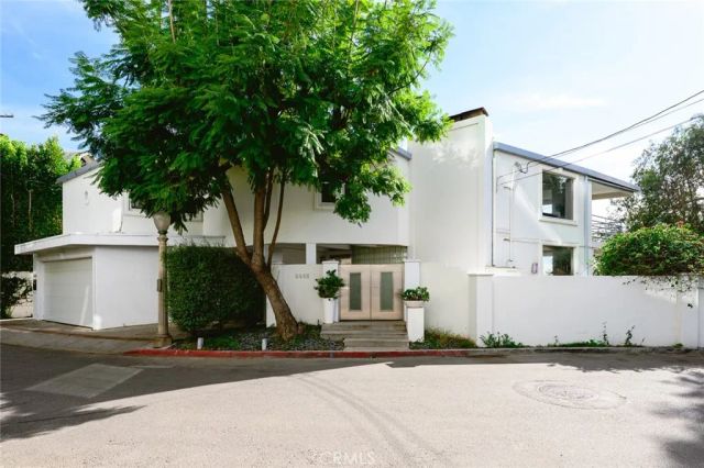 8448 Franklin, West Hollywood, CA 90069