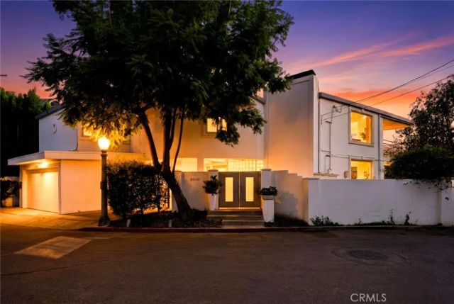 8448 Franklin, West Hollywood, CA 90069