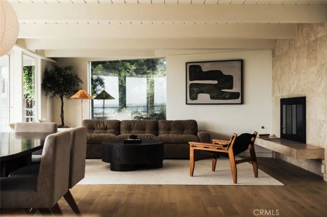 8448 Franklin, West Hollywood, CA 90069