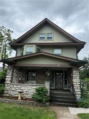 907 W 32nd Street, Kansas City, MO 64111