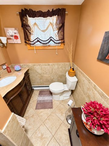 37 Paula Street, Somerset, MA 02726