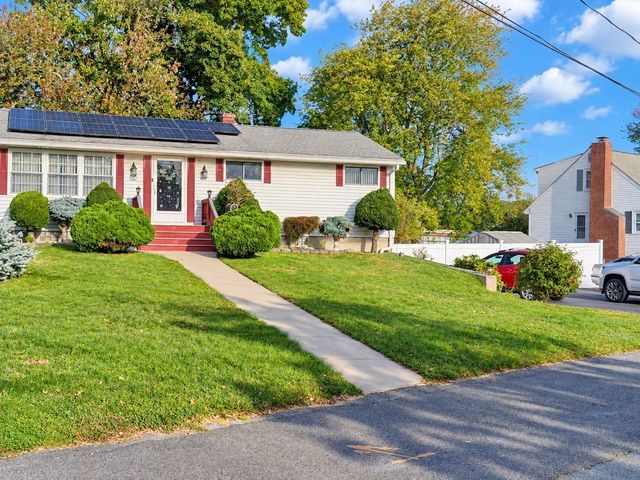 37 Paula Street, Somerset, MA 02726