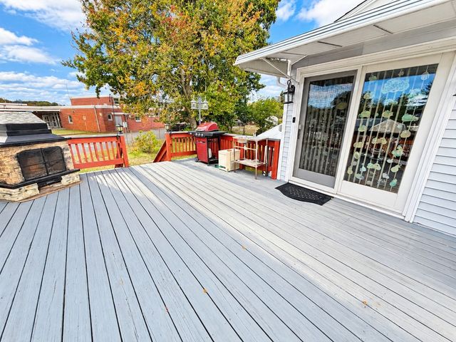 37 Paula Street, Somerset, MA 02726