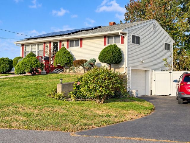 37 Paula Street, Somerset, MA 02726