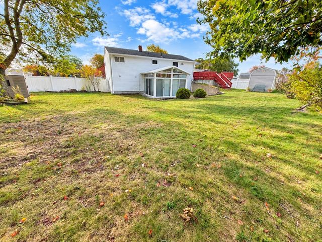 37 Paula Street, Somerset, MA 02726