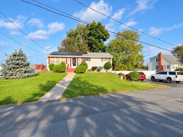 37 Paula Street, Somerset, MA 02726