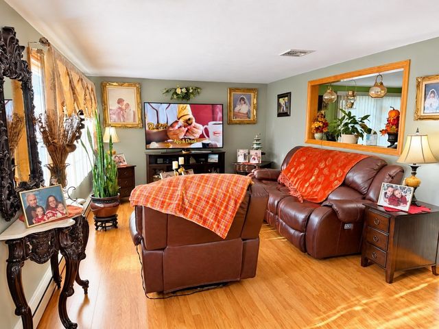 37 Paula Street, Somerset, MA 02726