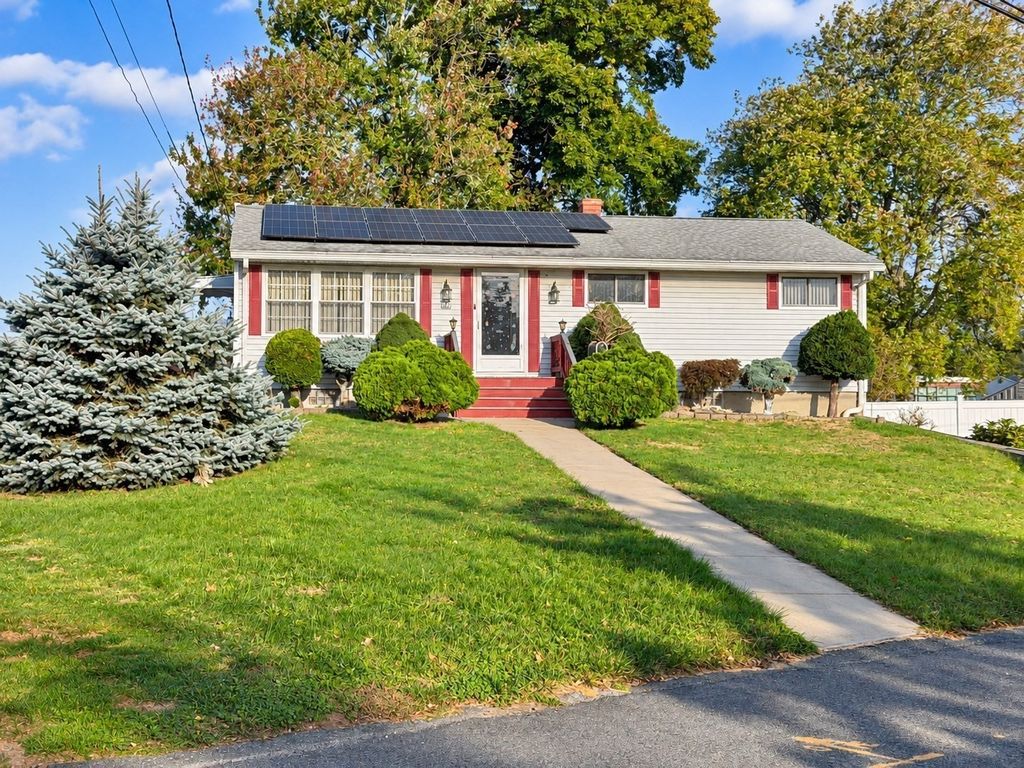 37 Paula Street, Somerset, MA 02726