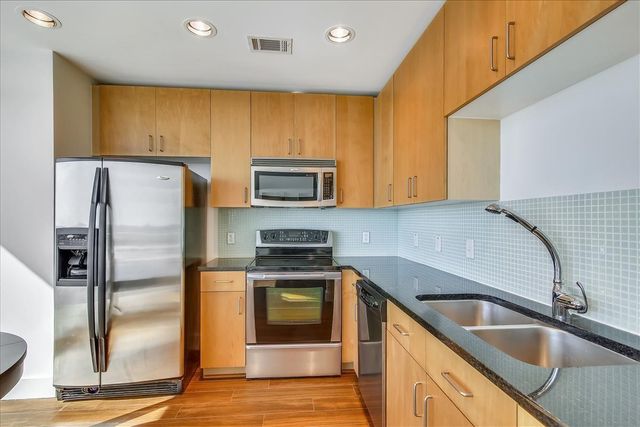 5925 Almeda Road 11806, Houston, TX 77004