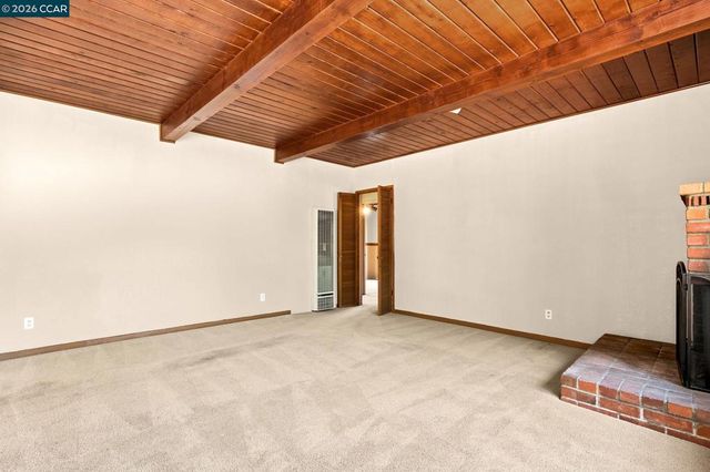 890 Holly Hill Dr, Walnut Creek, CA 94596