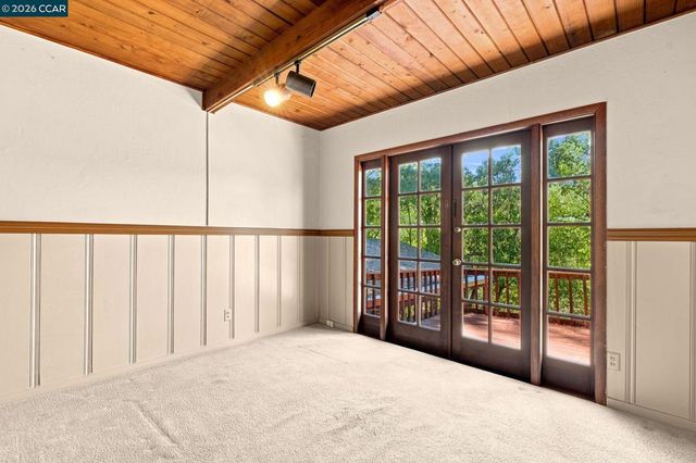 890 Holly Hill Dr, Walnut Creek, CA 94596