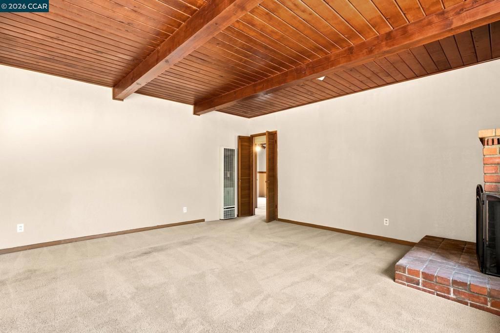 Image 17 of property listing at 890 Holly Hill Dr, Walnut Creek, CA 94596