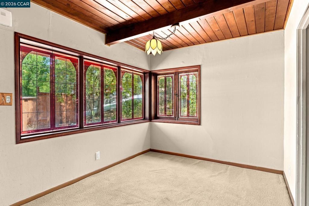 Image 18 of property listing at 890 Holly Hill Dr, Walnut Creek, CA 94596