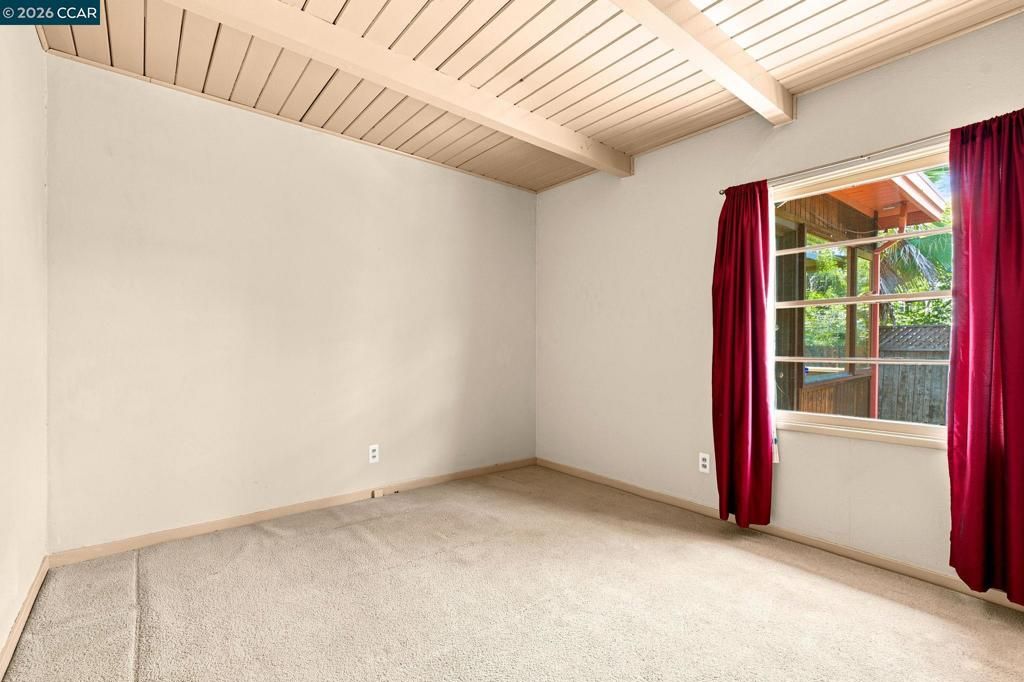 Image 25 of property listing at 890 Holly Hill Dr, Walnut Creek, CA 94596