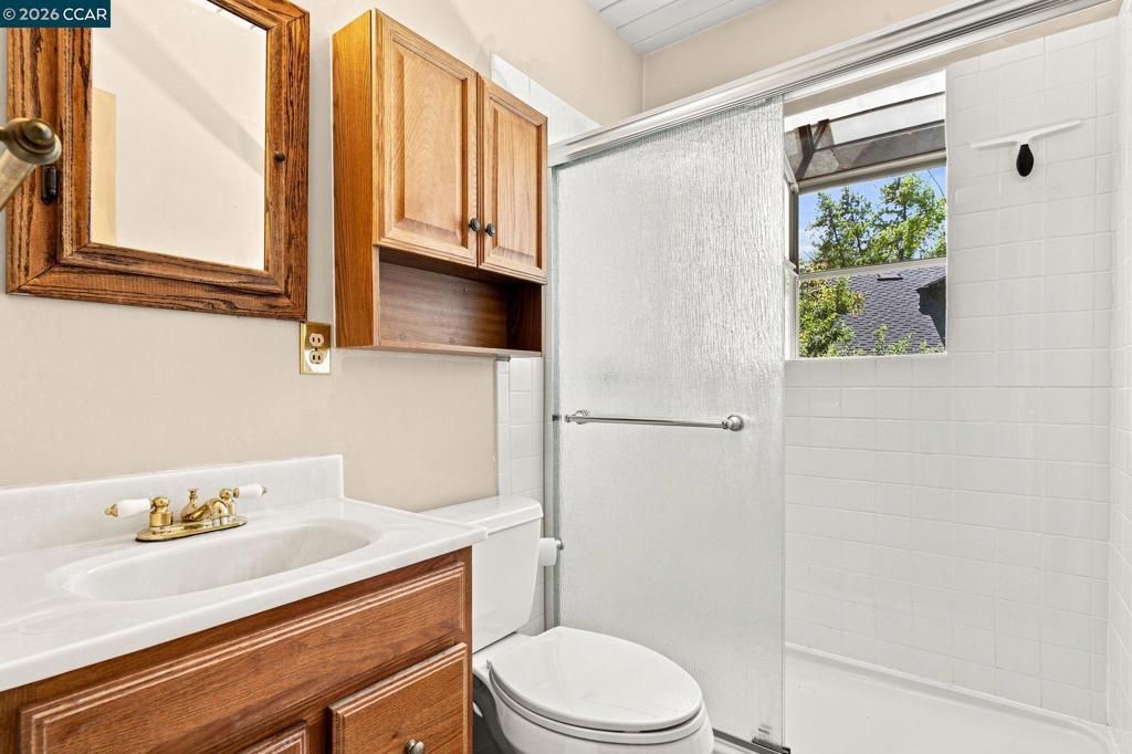 Image 26 of property listing at 890 Holly Hill Dr, Walnut Creek, CA 94596