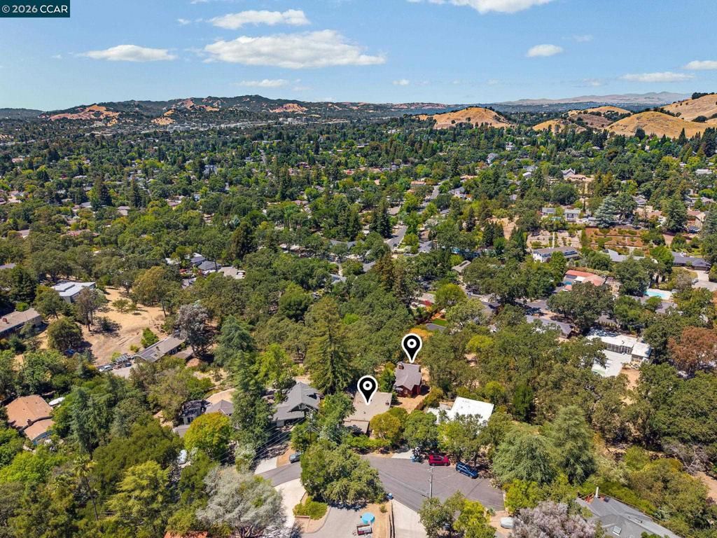 Image 29 of property listing at 890 Holly Hill Dr, Walnut Creek, CA 94596
