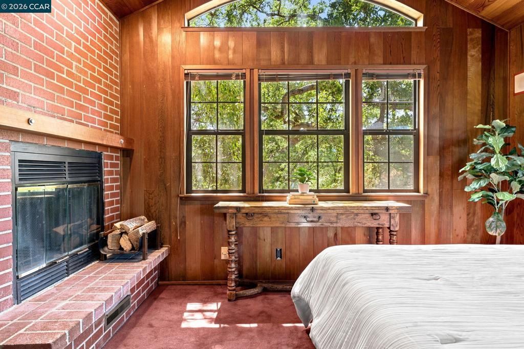 Image 7 of property listing at 890 Holly Hill Dr, Walnut Creek, CA 94596