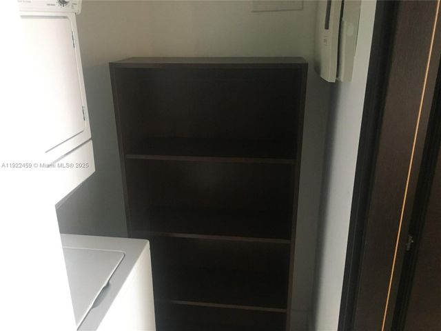 6000 Collins Ave 521, Miami Beach, FL 33140