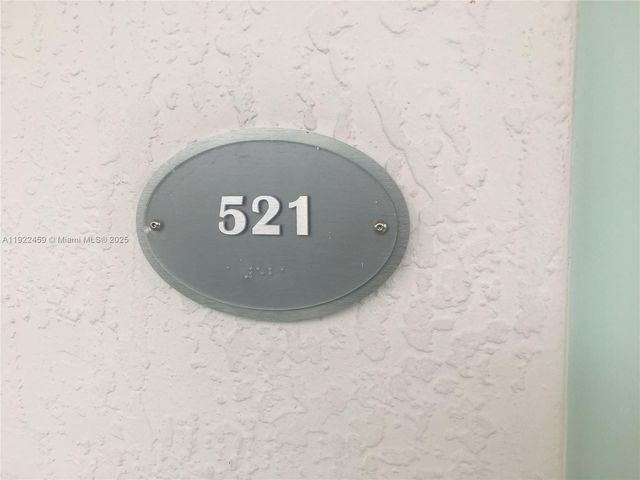 6000 Collins Ave 521, Miami Beach, FL 33140