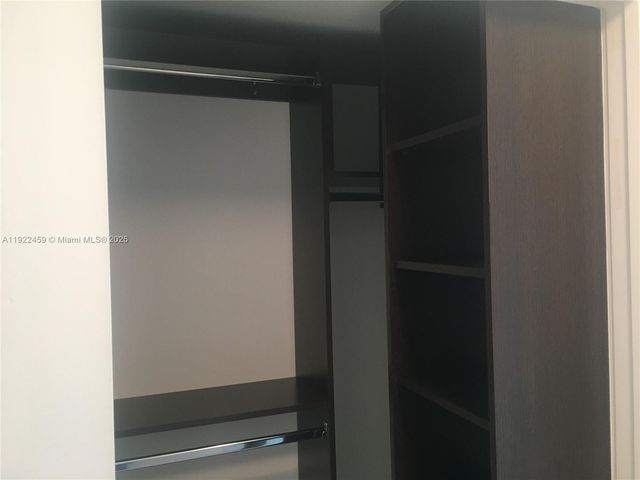 6000 Collins Ave 521, Miami Beach, FL 33140