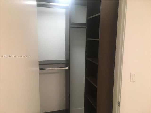 6000 Collins Ave 521, Miami Beach, FL 33140