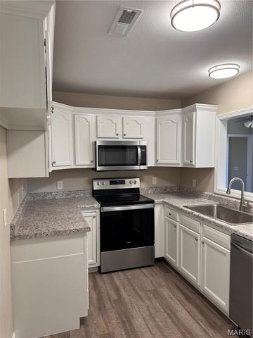 208 Kinder Avenue, Sikeston, MO 63801