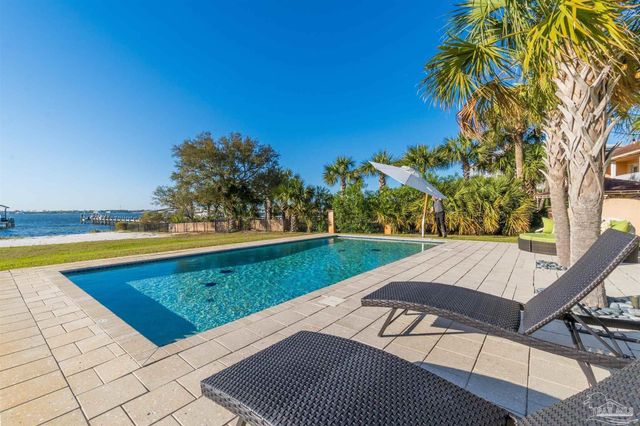 247 Sabine Dr, Pensacola Beach, FL 32561