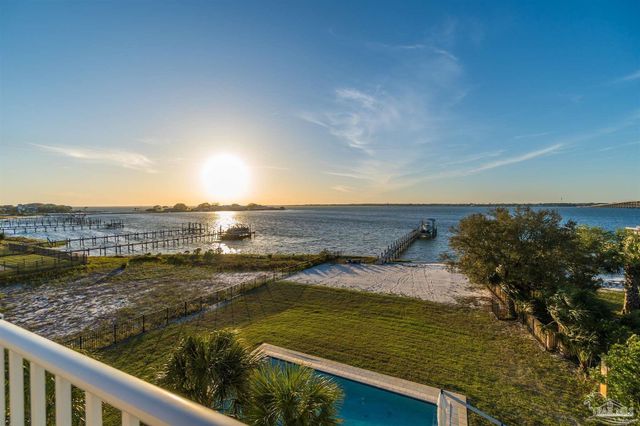 247 Sabine Dr, Pensacola Beach, FL 32561