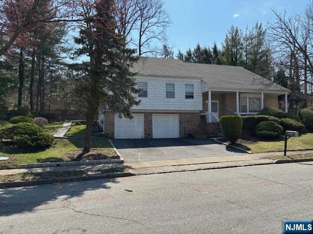 405 Pine Hill Road, Leonia, NJ 07605