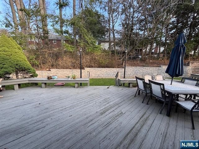 405 Pine Hill Road, Leonia, NJ 07605