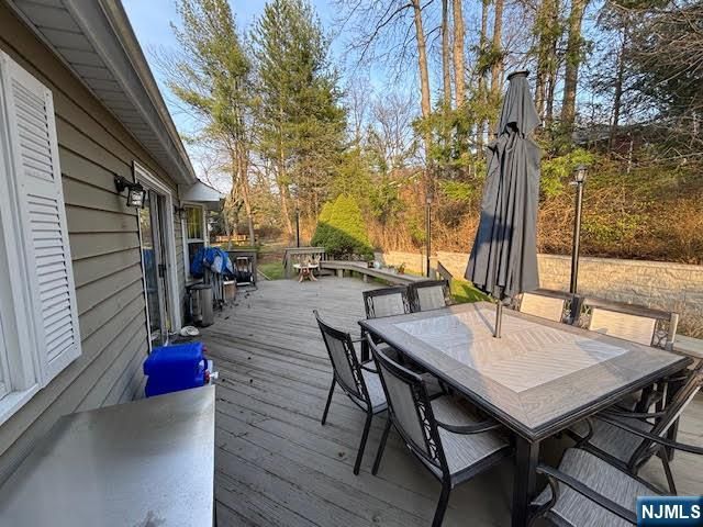 405 Pine Hill Road, Leonia, NJ 07605