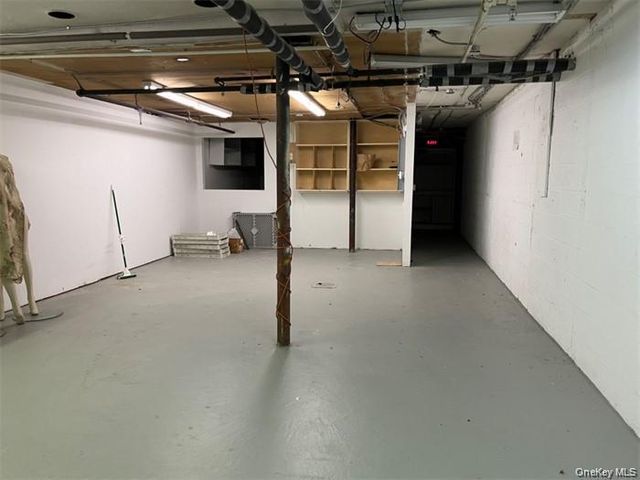 5 Bond Street 1, Great Neck, NY 11021