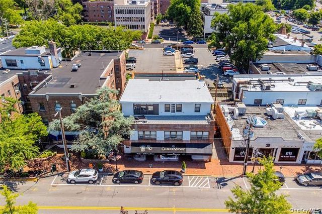 5 Bond Street 1, Great Neck, NY 11021