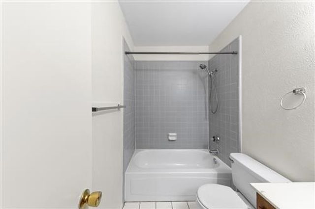 4626 Larner Street, The Colony, TX 75056