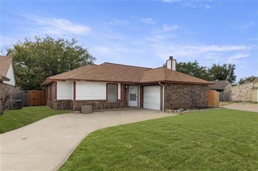 4626 Larner Street, The Colony, TX 75056