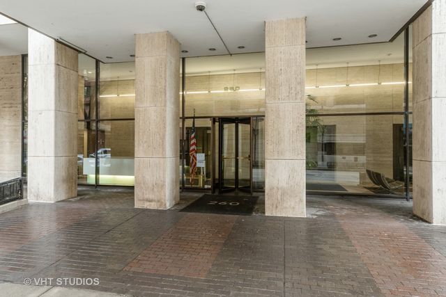 260 E Chestnut Street 606, Chicago, IL 60611