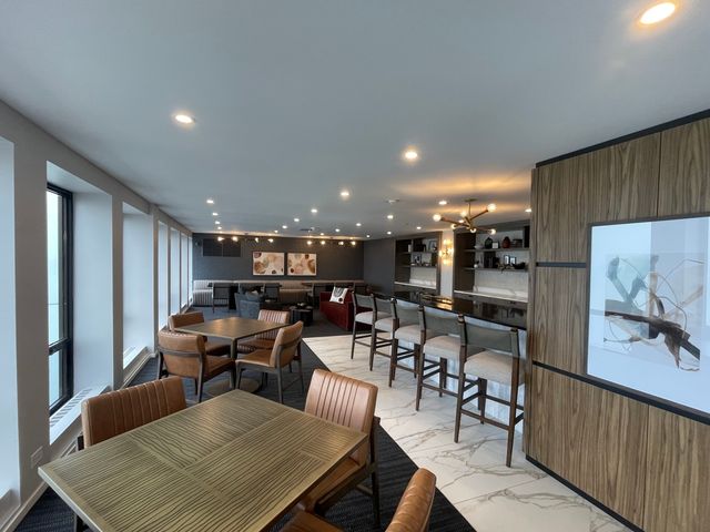 260 E Chestnut Street 606, Chicago, IL 60611