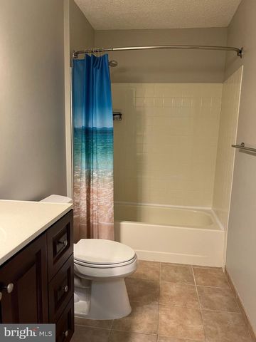 63 RACHEL CT, Franklin Park, NJ 08823