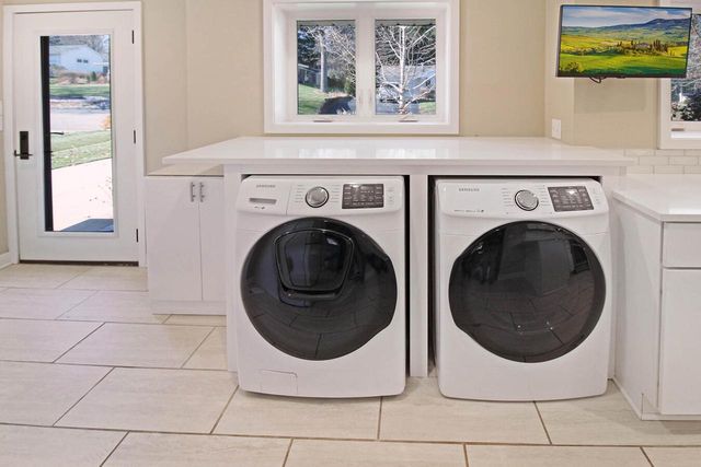 323 Ridge ROAD, Lake Geneva, WI 53147