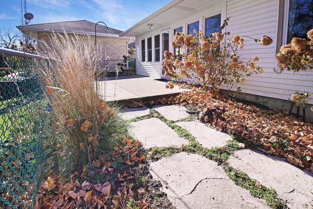 323 Ridge ROAD, Lake Geneva, WI 53147