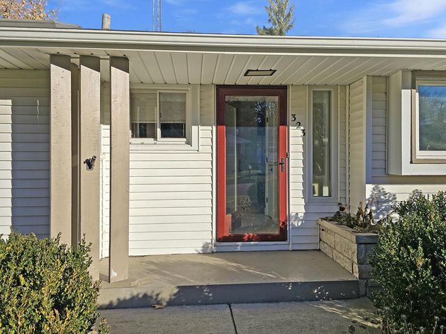 323 Ridge ROAD, Lake Geneva, WI 53147