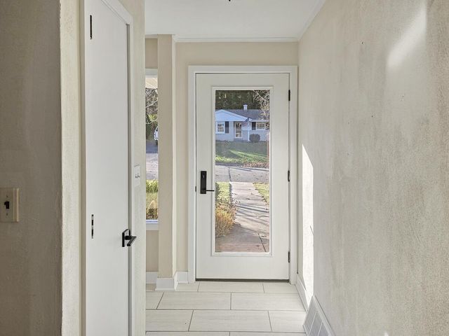 323 Ridge ROAD, Lake Geneva, WI 53147