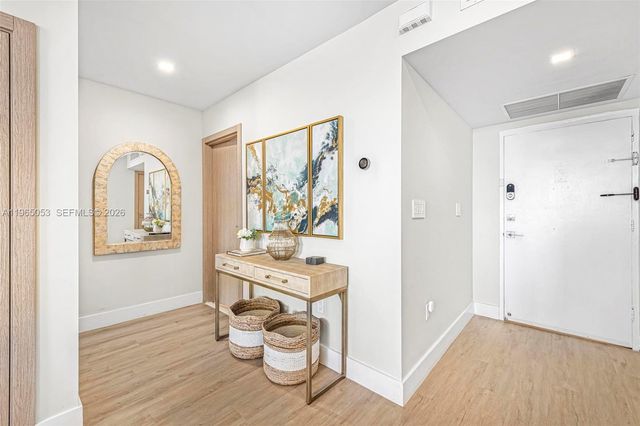 5001 Collins Ave 16A, Miami Beach, FL 33140