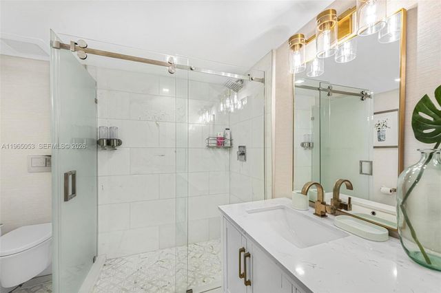 5001 Collins Ave 16A, Miami Beach, FL 33140