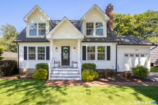 34 Robinwood Road, Trumbull, CT 06611