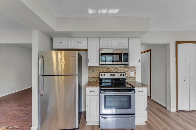 2540 Charney Road, University Heights, OH 44118