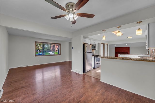 2540 Charney Road, University Heights, OH 44118